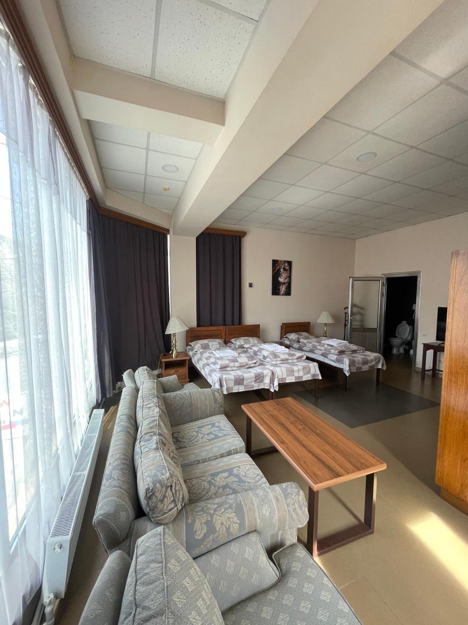 Downtown B&B Vanadzor Eksteriør bilde