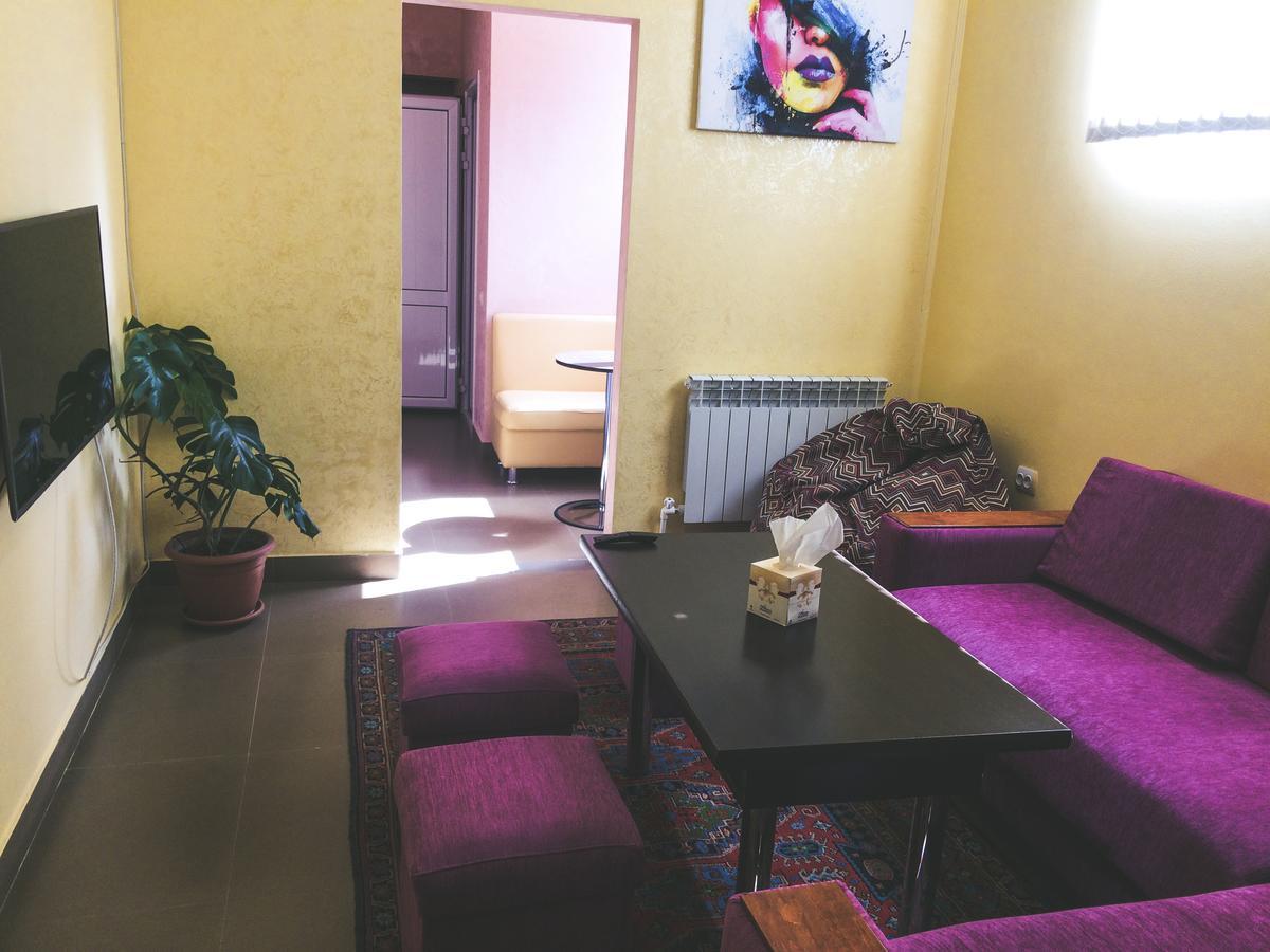 Downtown B&B Vanadzor Eksteriør bilde