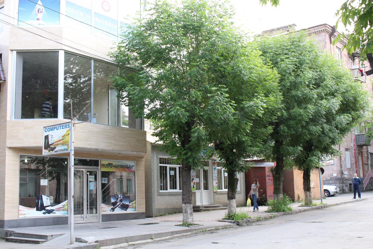 Downtown B&B Vanadzor Eksteriør bilde